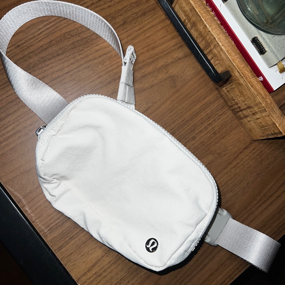 LULULEMON EVERYWHERE BELT BAG